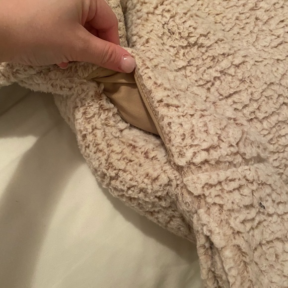 Fuzzy pullover, half zip - Picture 3 of 4